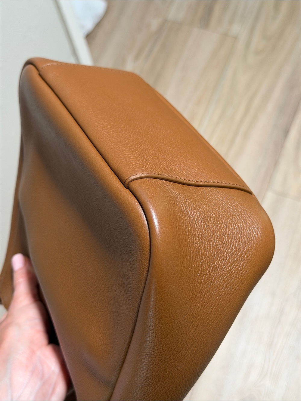 Saint Laurent Le 5 À 7 Supple Small Shoulder Bag in Grained Leather - Picture 11 of 11